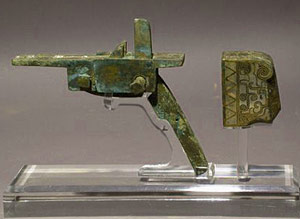 Bronze crossbow mechanism with butt plate