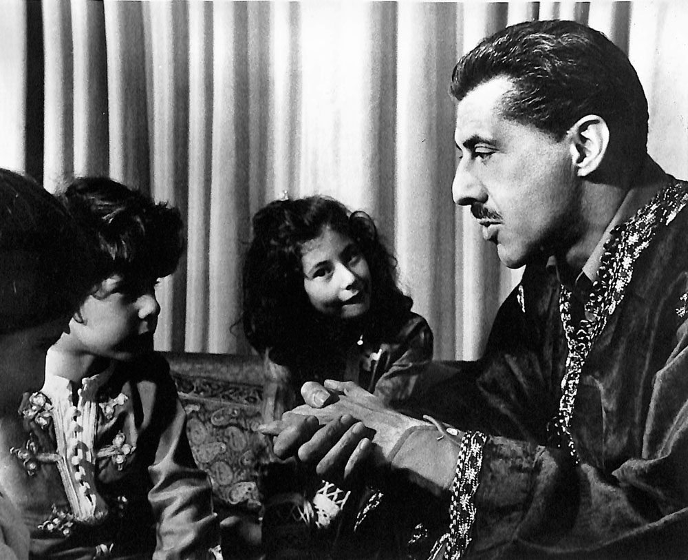 Idries Shah with his children