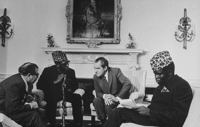 Mobutu Sese Seko, second from left speaking with President Richard Nixon in 1973. Mobutu was Zaire’s military dictator 1965-1997, a period of human rights violations and looting on a grand scale by the dictator and his allies.